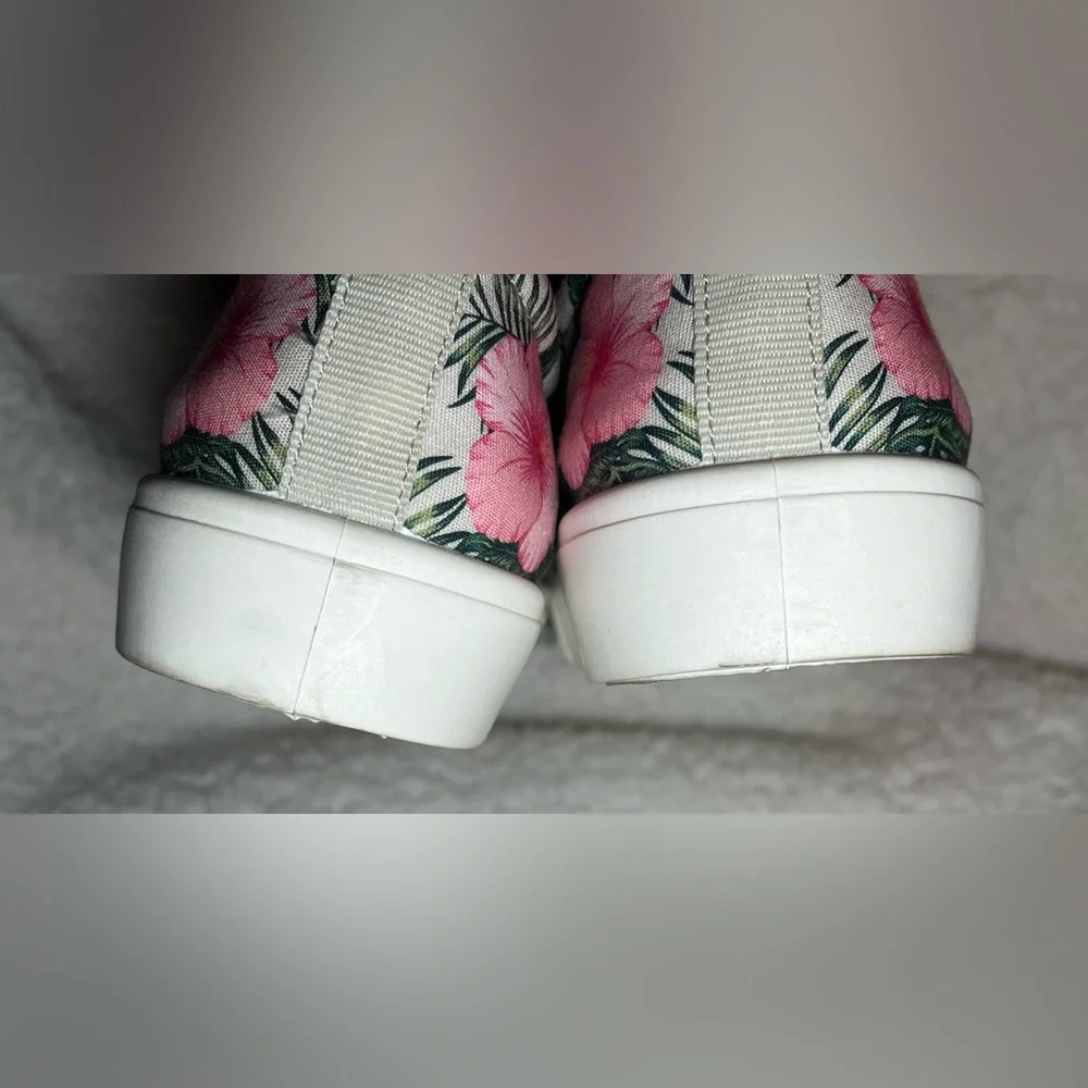NWOT-Skechers Street Poppy- Tropic'Gal Floral Sneakers - Picture 6 of 8